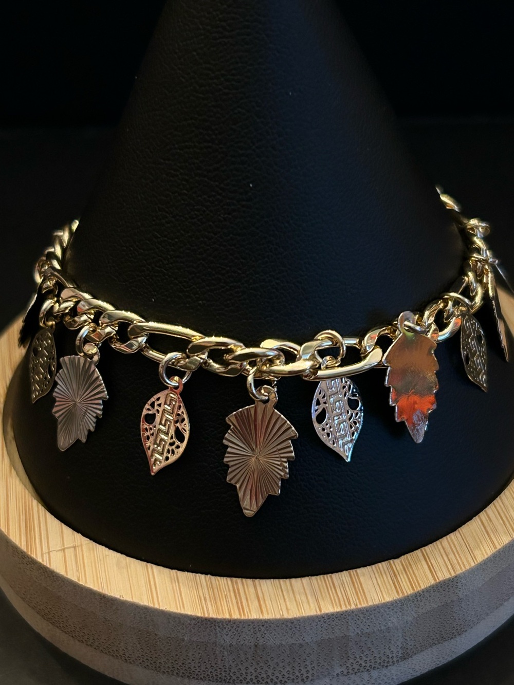 Golden Leaves Charm Dangle Chain Bracelet 7” Plus 2” Extender New